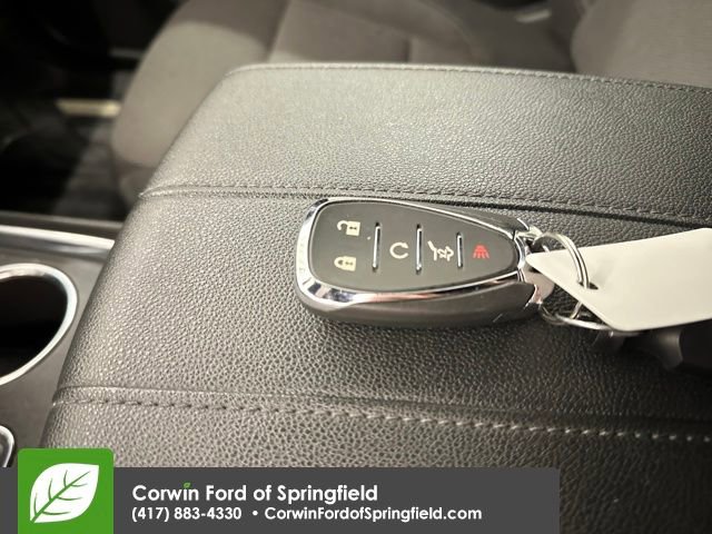 Used 2023 Chevrolet Traverse LT image 30