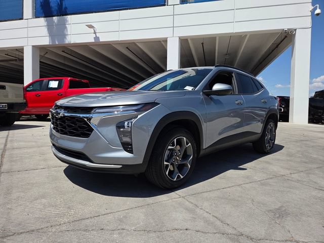 Certified 2025 Chevrolet Trax LT w/ Driver Confidence Package FWD image 2