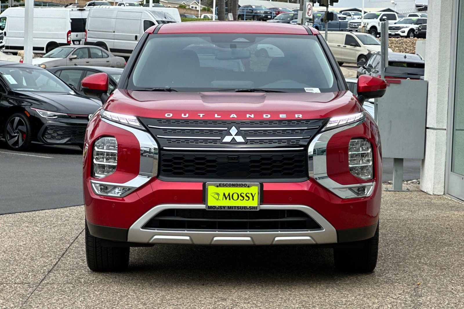 New 2025 Mitsubishi Outlander SE image 8