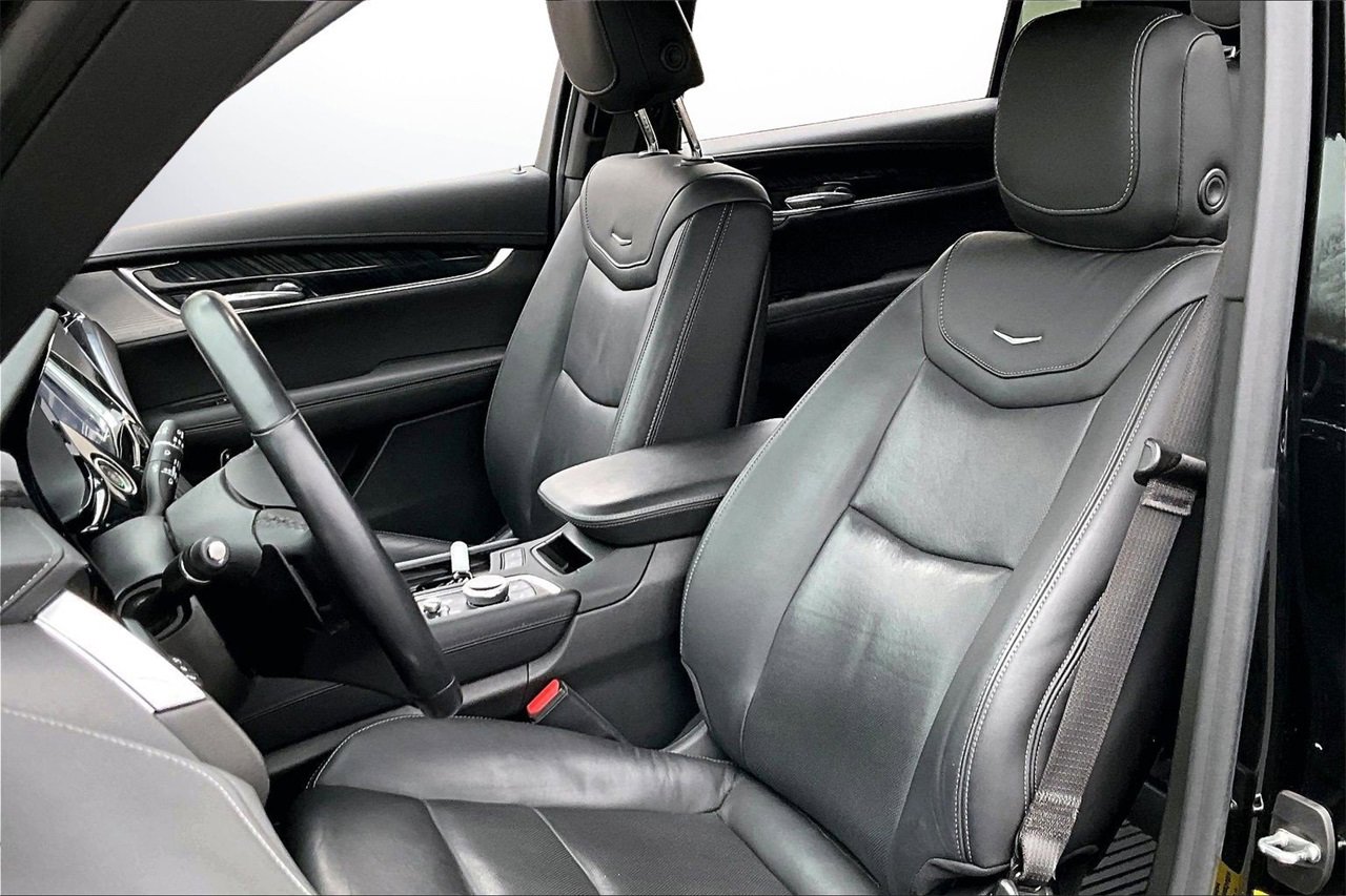 Used 2022 Cadillac XT6 Premium Luxury w/ Technology Package image 22