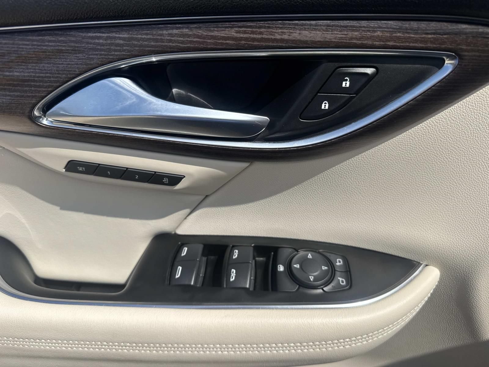 Used 2023 Buick Envision Avenir AWD/4WD image 20