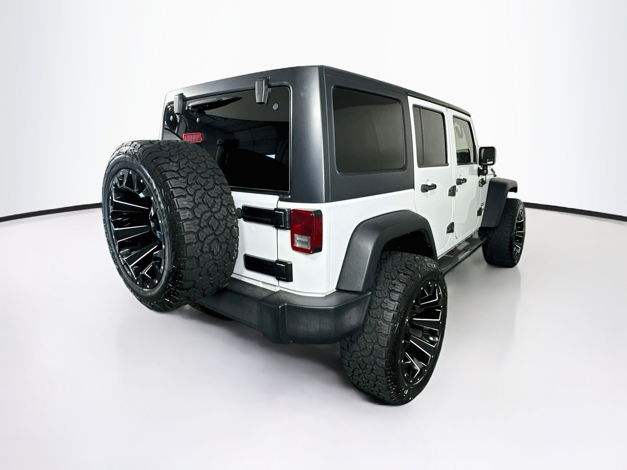 Used 2018 Jeep Wrangler Unlimited Sport S AWD/4WD image 9