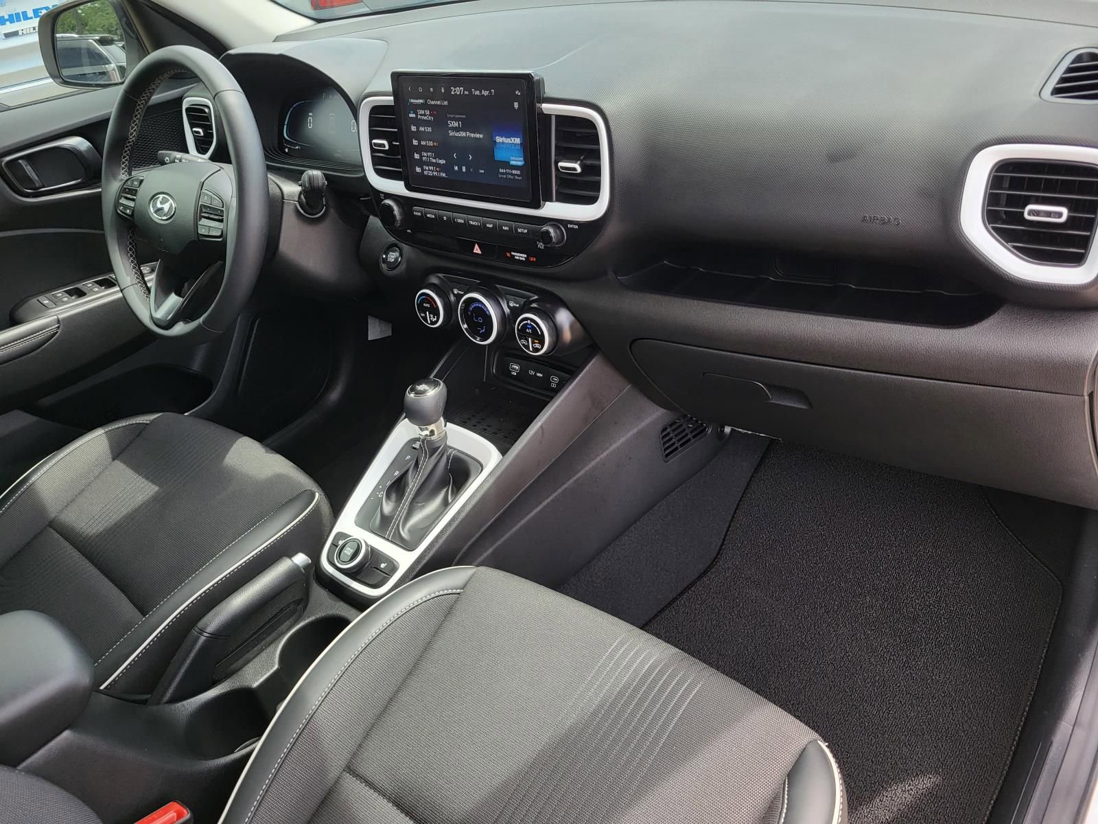 Certified 2024 Hyundai Venue Limited FWD image 7