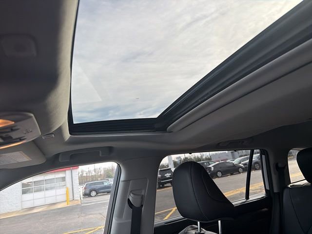 Used 2023 Toyota Highlander Limited image 6