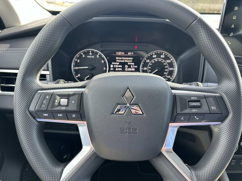 New 2026 Mitsubishi Outlander ES FWD image 27