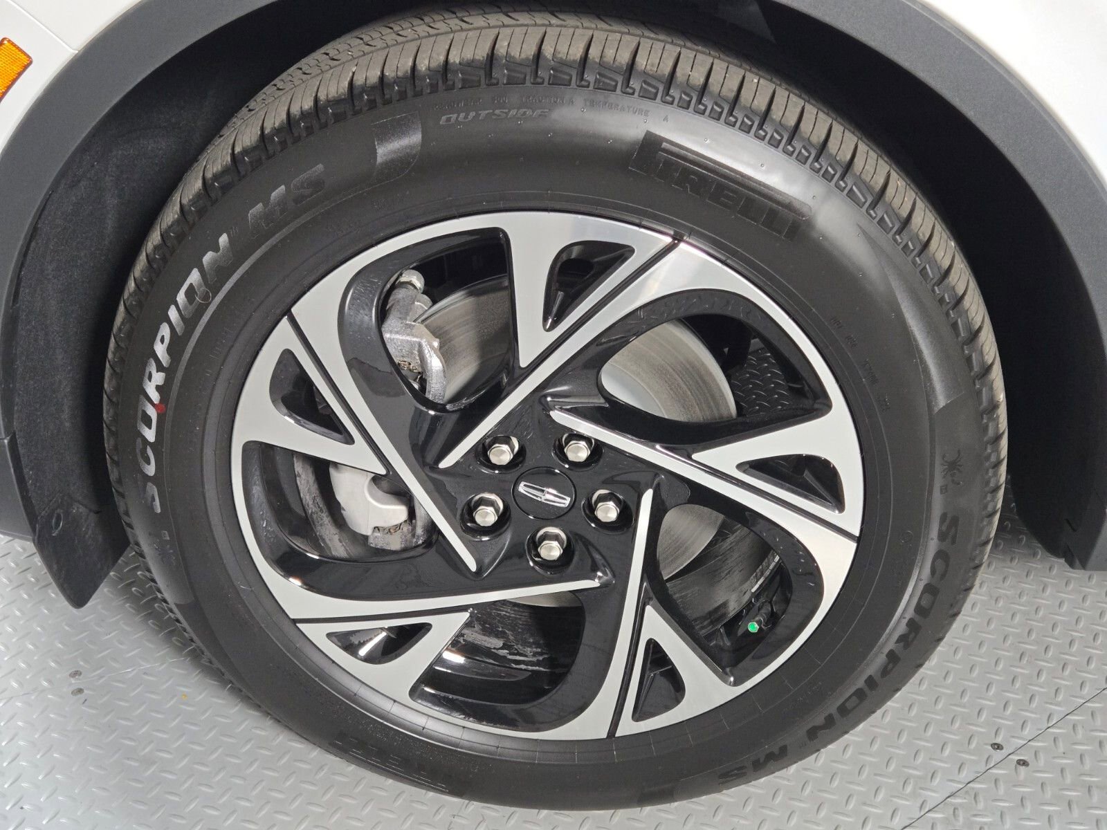 New 2026 Lincoln Nautilus Premier w/ Jet Appearance Package AWD/4WD image 11