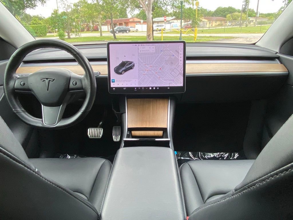 Used 2021 Tesla Model Y Long Range AWD/4WD image 22