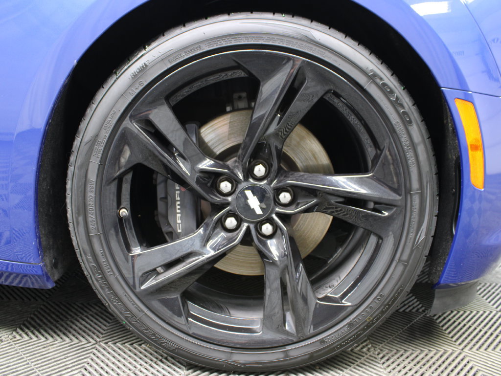 Used 2019 Chevrolet Camaro SS RWD image 11