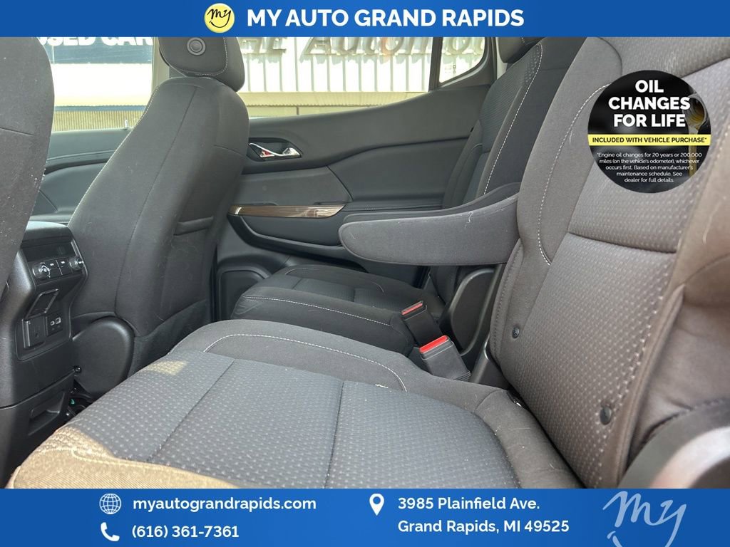 Used 2023 GMC Acadia SLE w/ Driver Convenience Package image 11