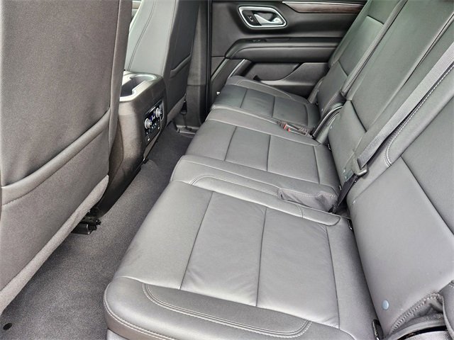 Used 2023 Chevrolet Suburban Z71 w/ Luxury Package AWD/4WD image 29