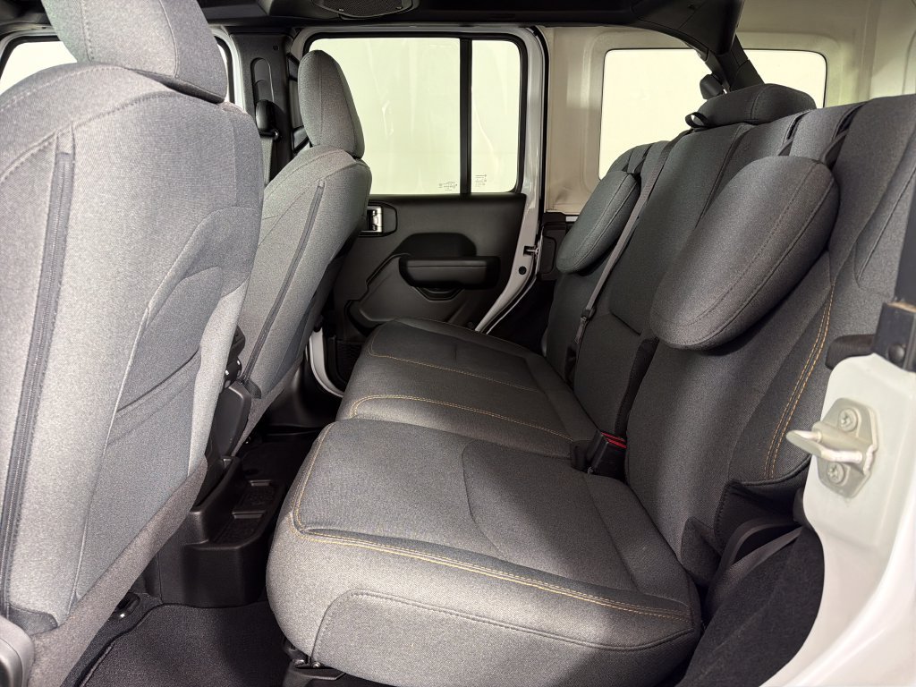 Used 2024 Jeep Wrangler Unlimited w/ Convenience Group AWD/4WD image 18