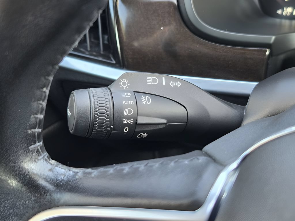 Used 2020 Volvo S90 T6 Momentum AWD/4WD image 28