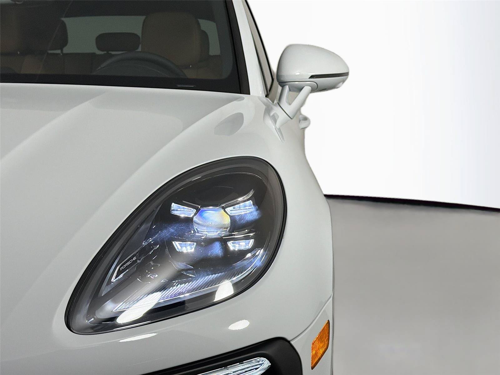 Certified 2026 Porsche Macan Turbo AWD/4WD image 15