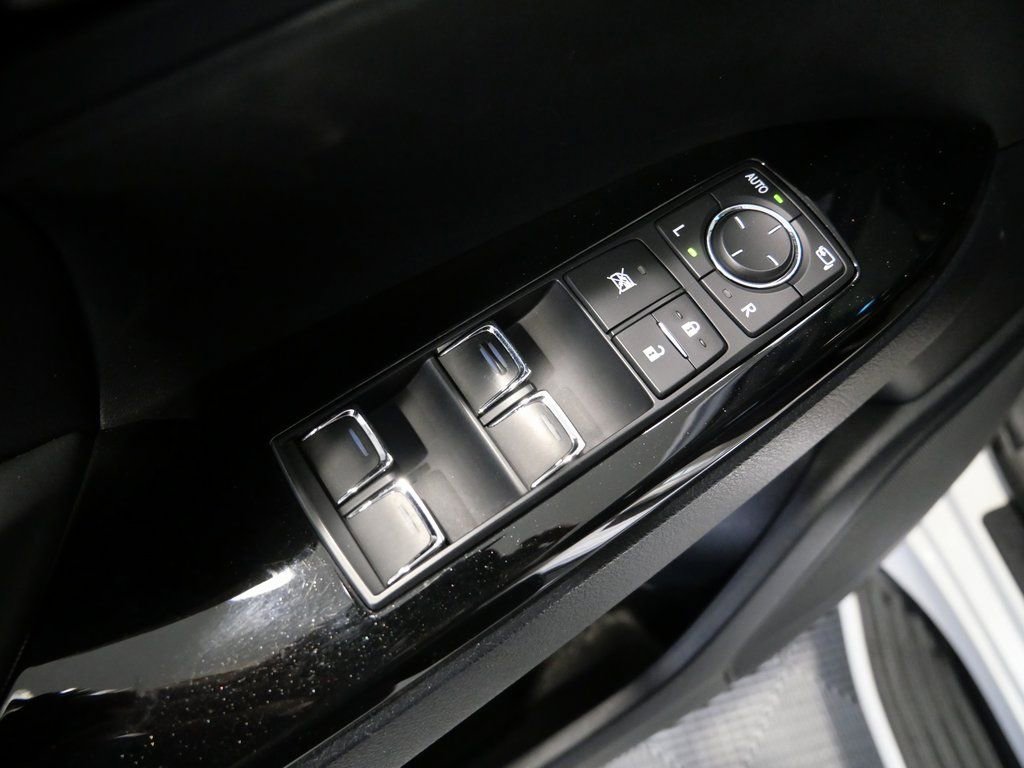 Used 2016 Lexus LX 570 4WD image 17