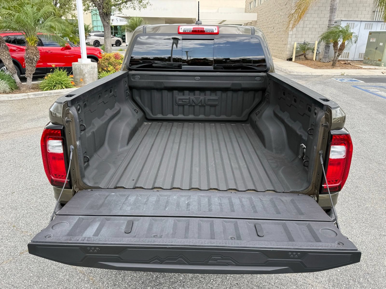 Used 2023 GMC Canyon AT4 w/ AT4 Premium Package AWD/4WD image 16