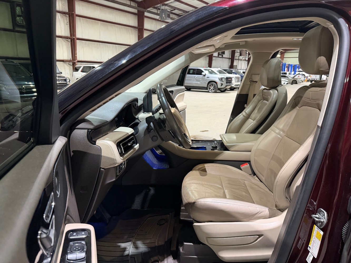 Used 2020 Lincoln Aviator Reserve w/ Equipment Group 201A AWD/4WD image 13