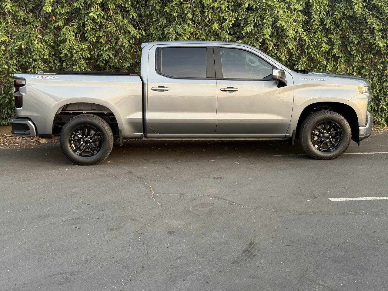 Used 2021 Chevrolet Silverado 1500 LT AWD/4WD image 7