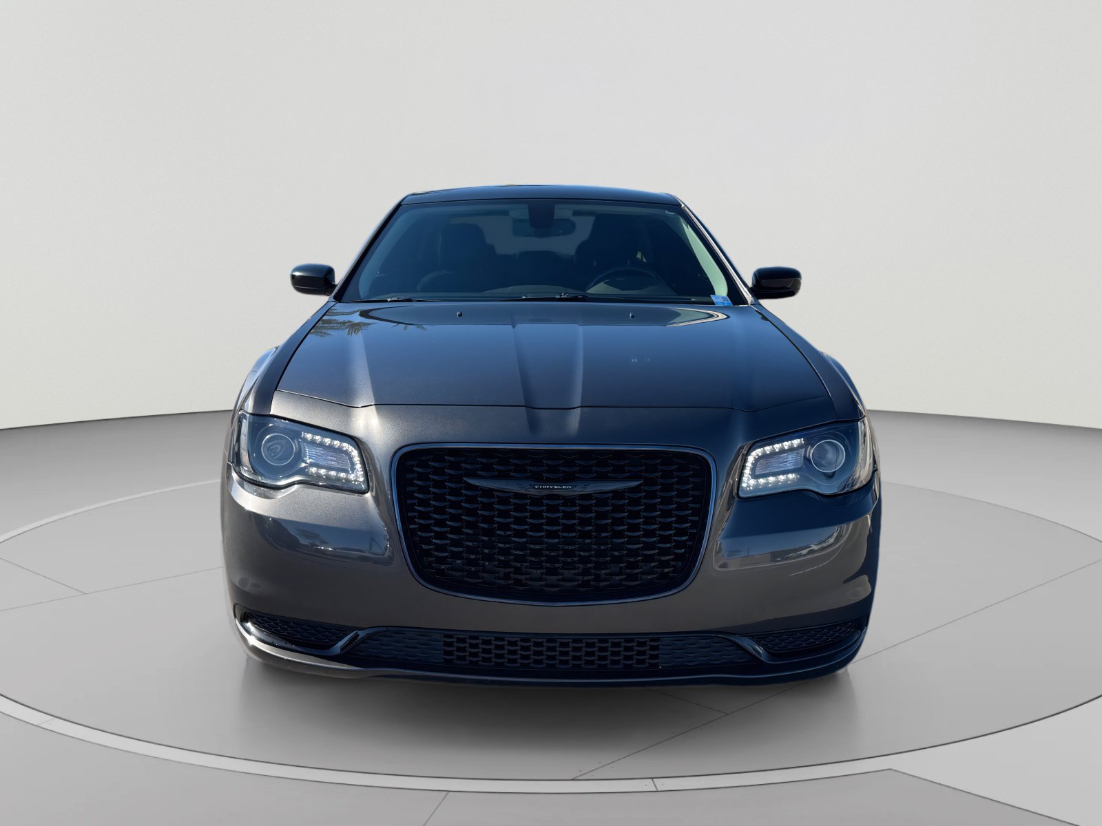 Used 2021 Chrysler 300 Touring w/ Sport Appearance Package RWD image 8