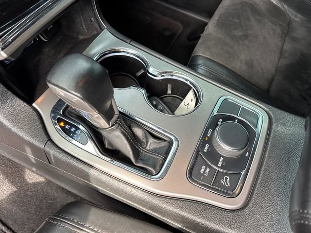 Used 2022 Jeep Grand Cherokee Laredo X AWD/4WD image 26