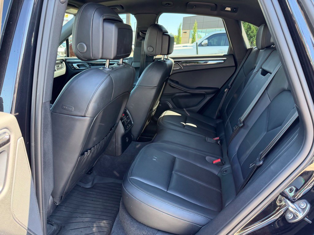 Used 2024 Porsche Macan Turbo AWD/4WD image 6