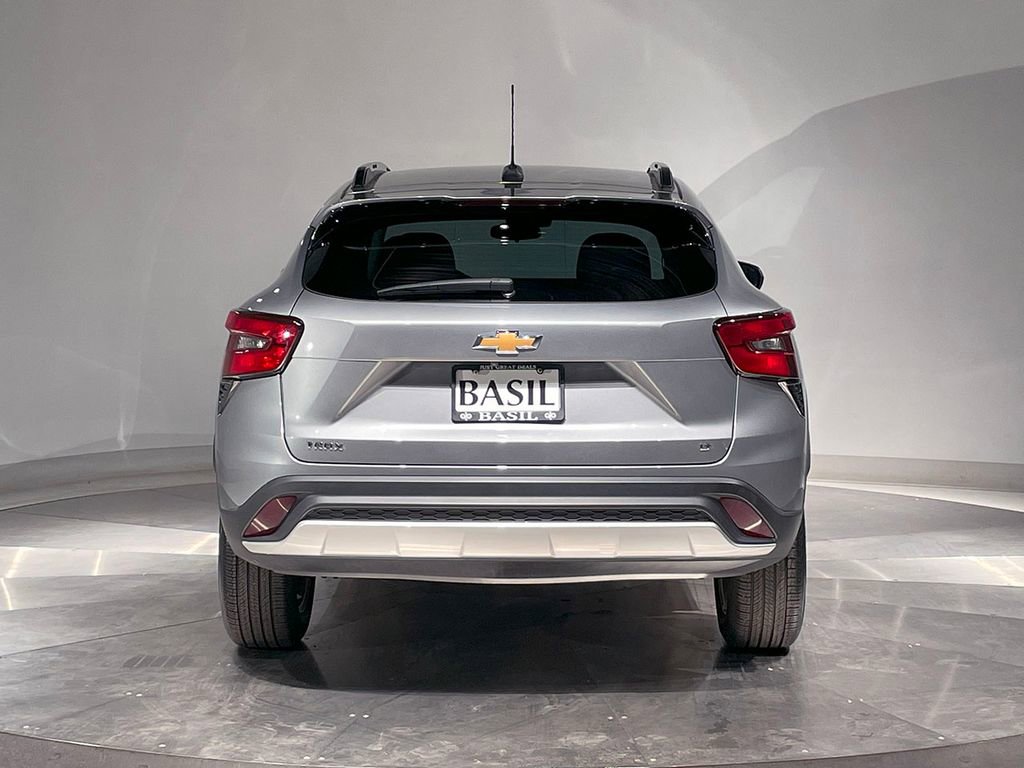 Used 2024 Chevrolet Trax LT image 12