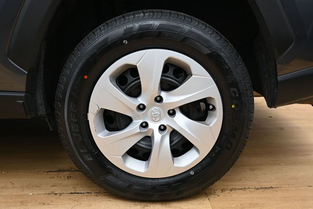 Used 2024 Toyota RAV4 LE image 12
