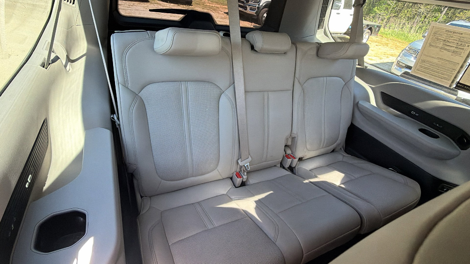 Used 2024 Jeep Wagoneer L Series III w/ Premium Group I image 24