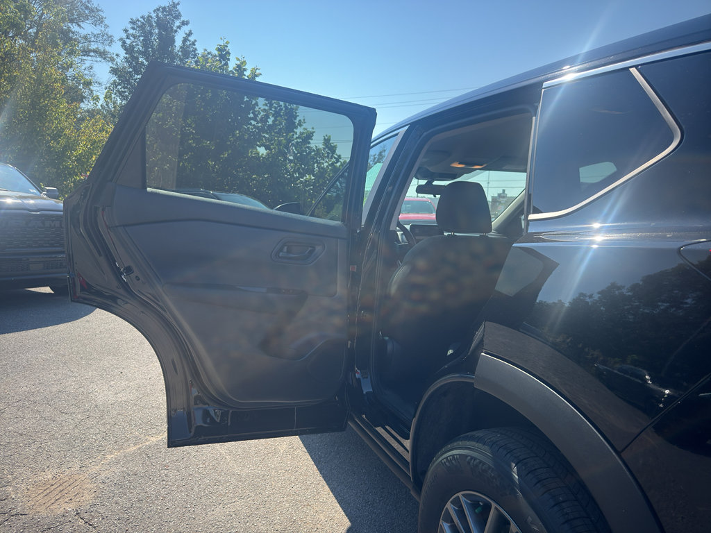 New 2026 Nissan Rogue S image 19