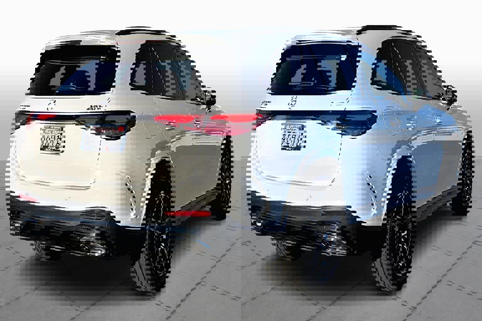 Used 2025 Mercedes-Benz GLC 300 4MATIC image 12