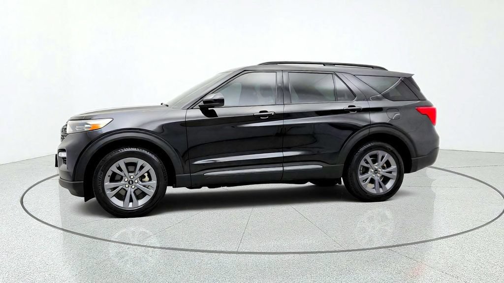 Used 2022 Ford Explorer XLT w/ Equipment Group 202A AWD/4WD image 8