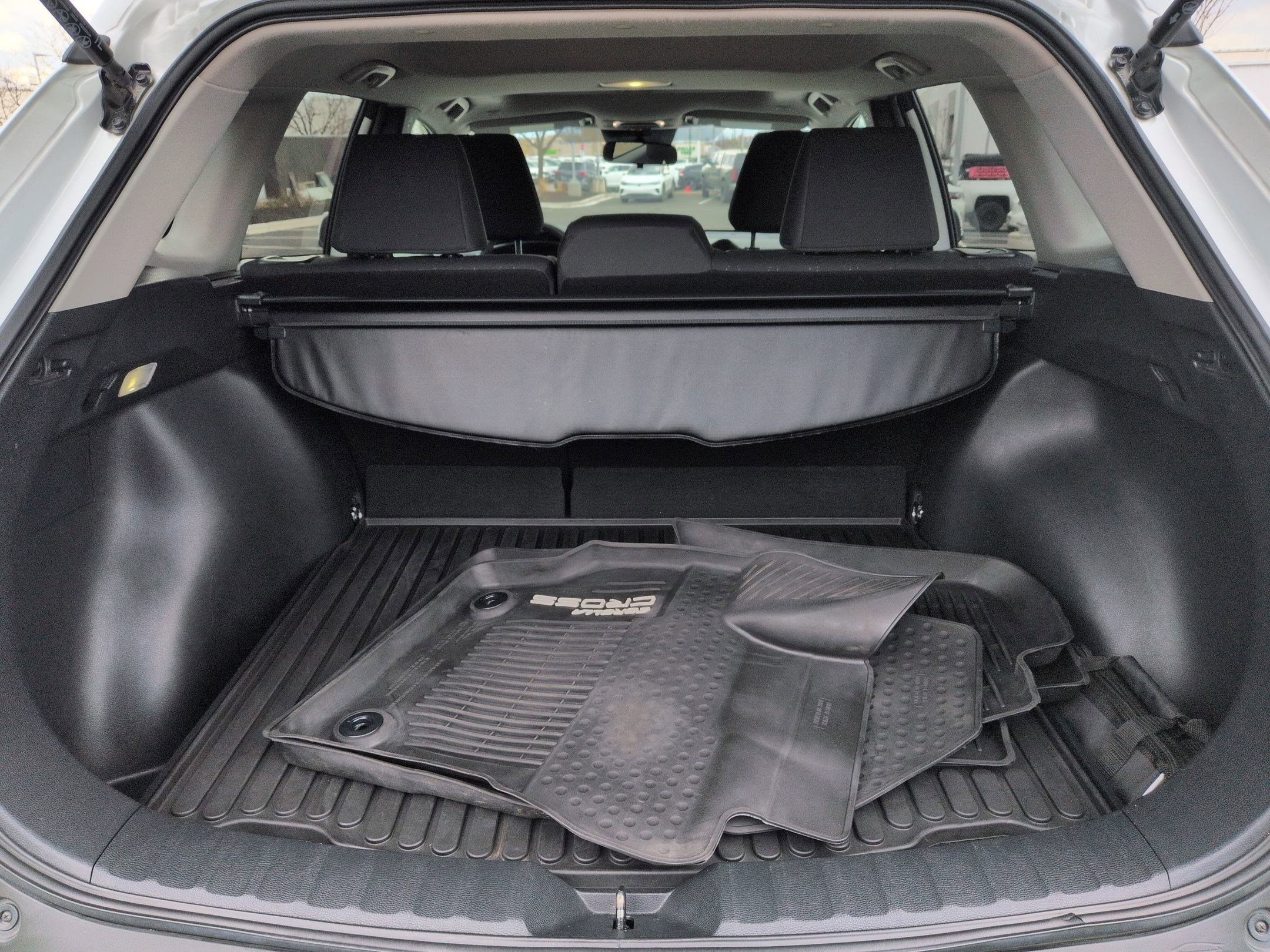 Used 2023 Toyota Corolla Cross LE w/ Moonroof Package image 32