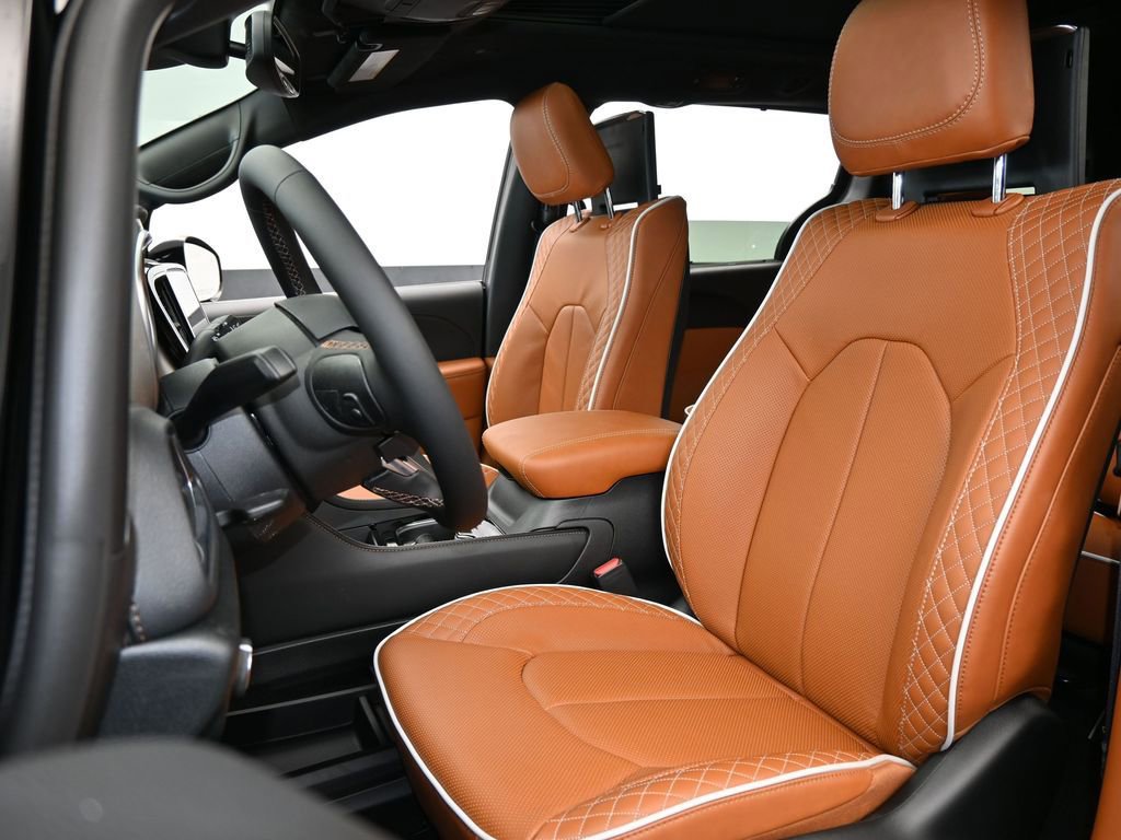 New 2026 Chrysler Pacifica Pinnacle image 10