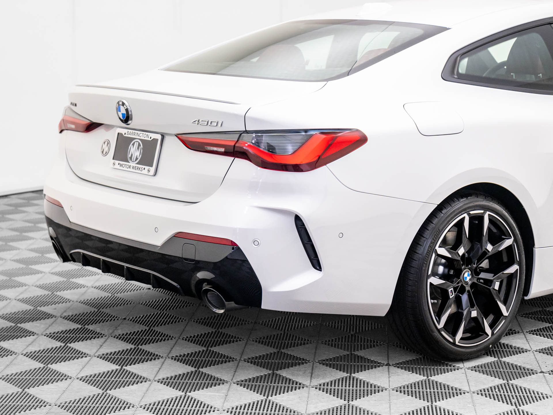 Used 2026 BMW 430i xDrive Coupe w/ M Sport Package AWD/4WD image 32
