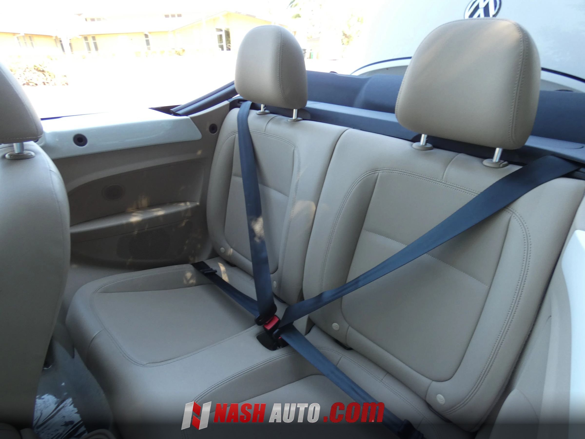 Used 2014 Volkswagen Beetle TDI FWD image 39