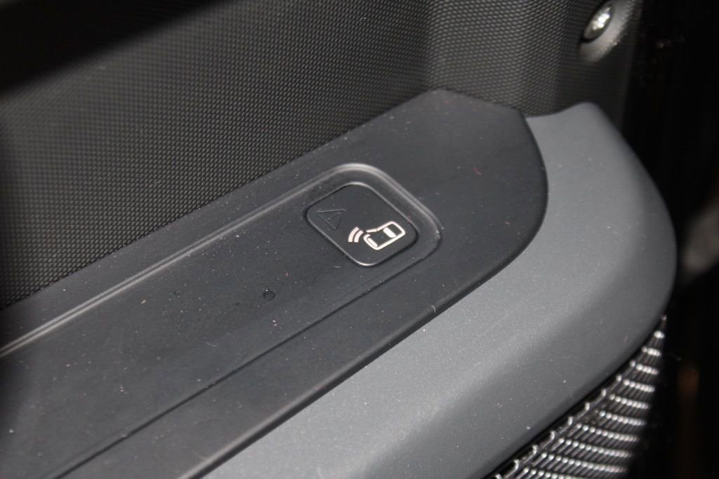 Used 2020 Land Rover Defender 110 X AWD/4WD image 40