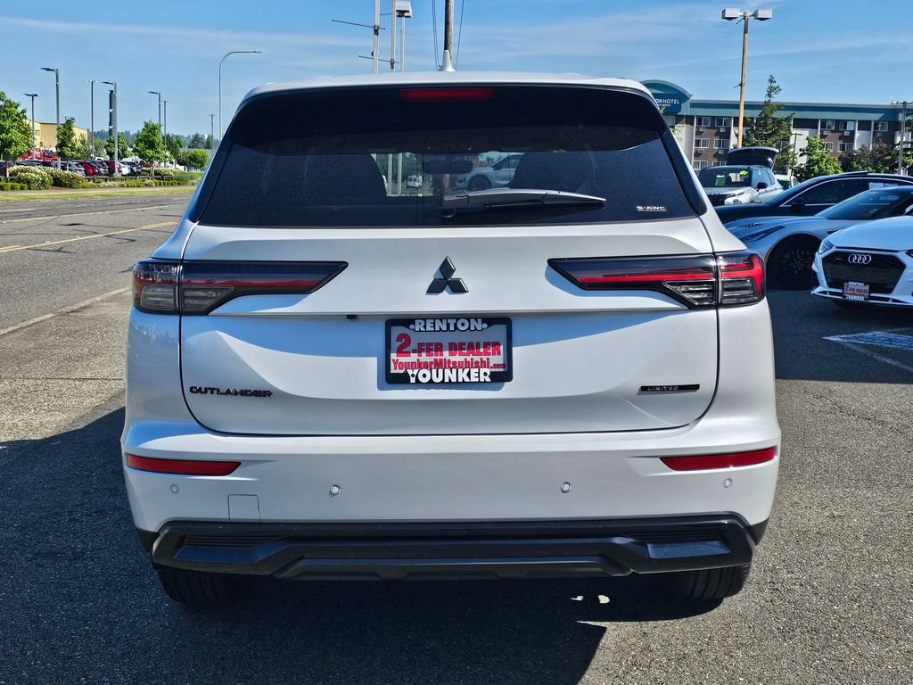 New 2026 Mitsubishi Outlander LE AWD/4WD image 6