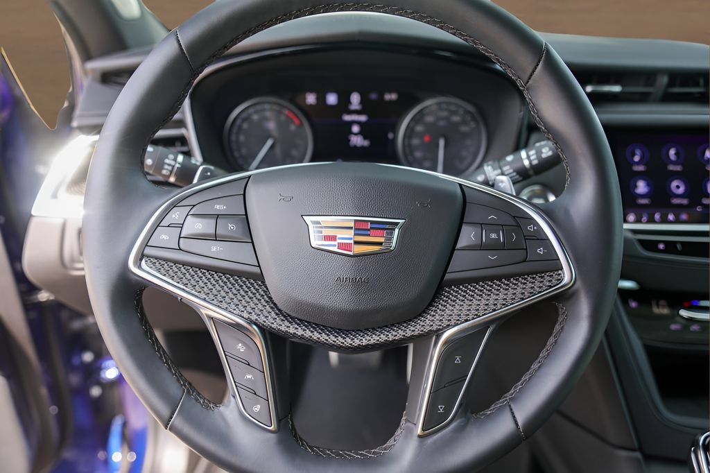 Certified 2025 Cadillac XT5 Sportv w/ Technology Package AWD/4WD image 12