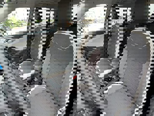 New 2025 Volkswagen Taos SE image 14