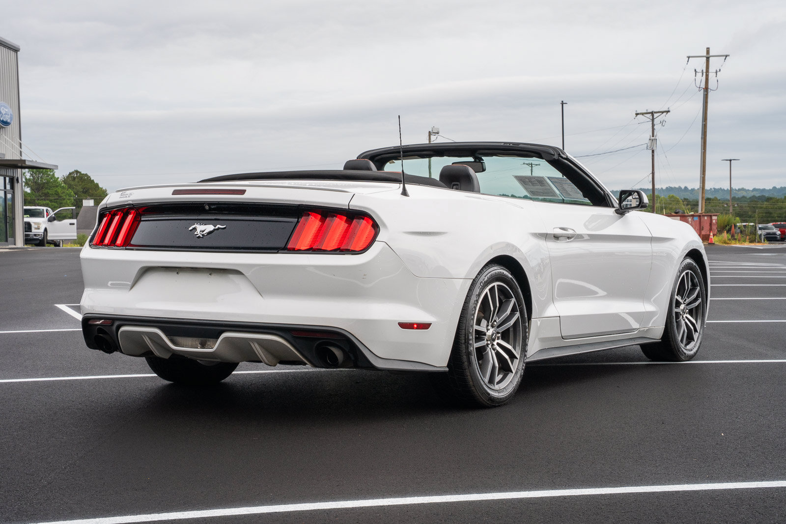 Used 2016 Ford Mustang Premium RWD image 10