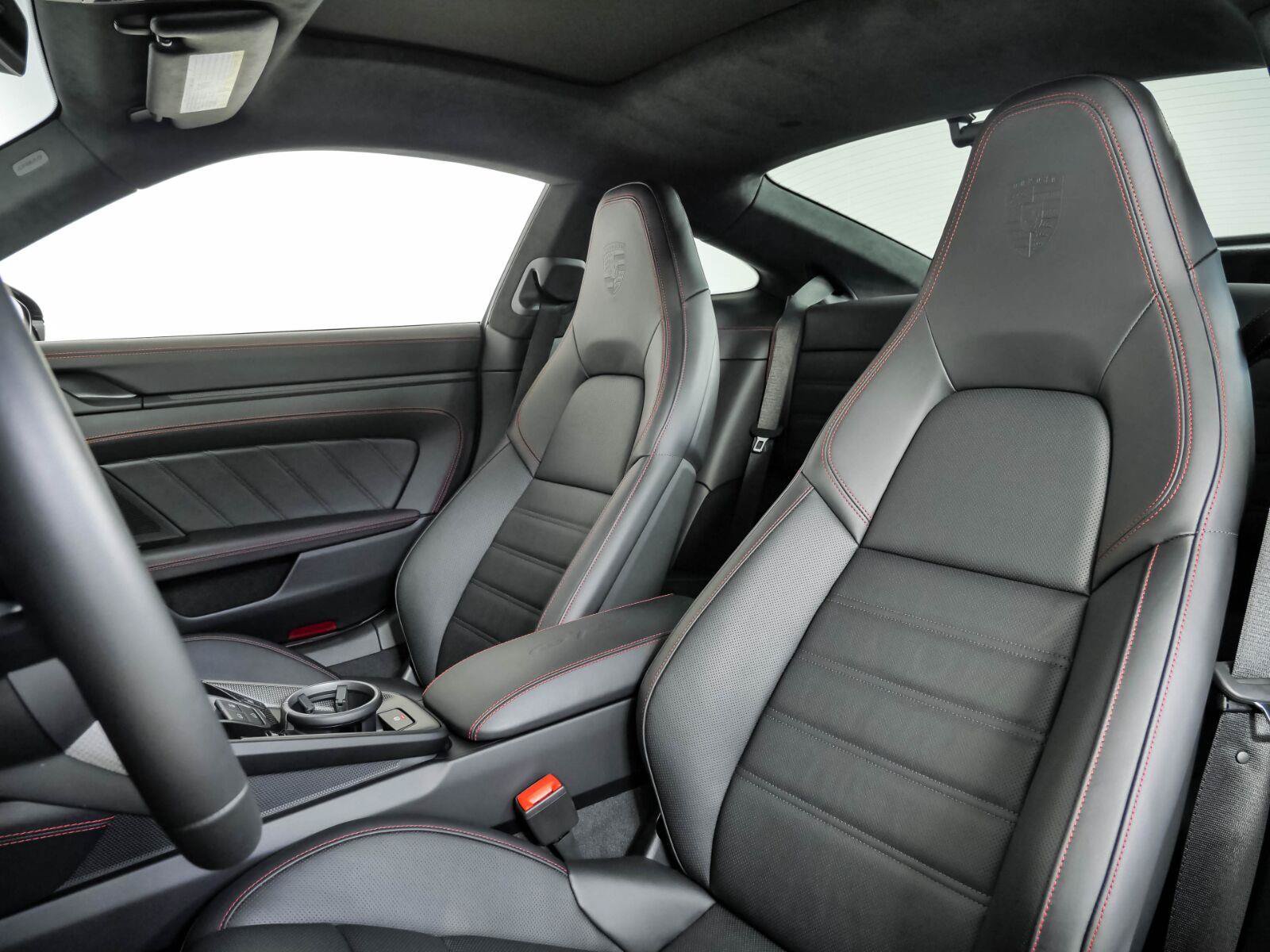 Used 2026 Porsche 911 Carrera GTS RWD image 5