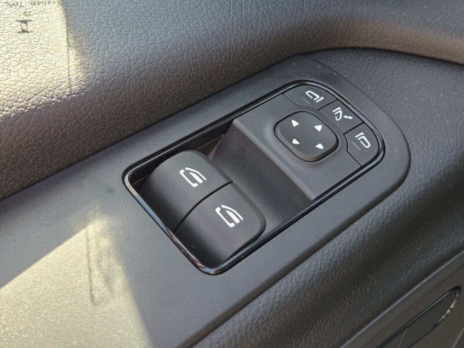 New 2025 Mercedes-Benz eSprinter 170 Cargo image 22