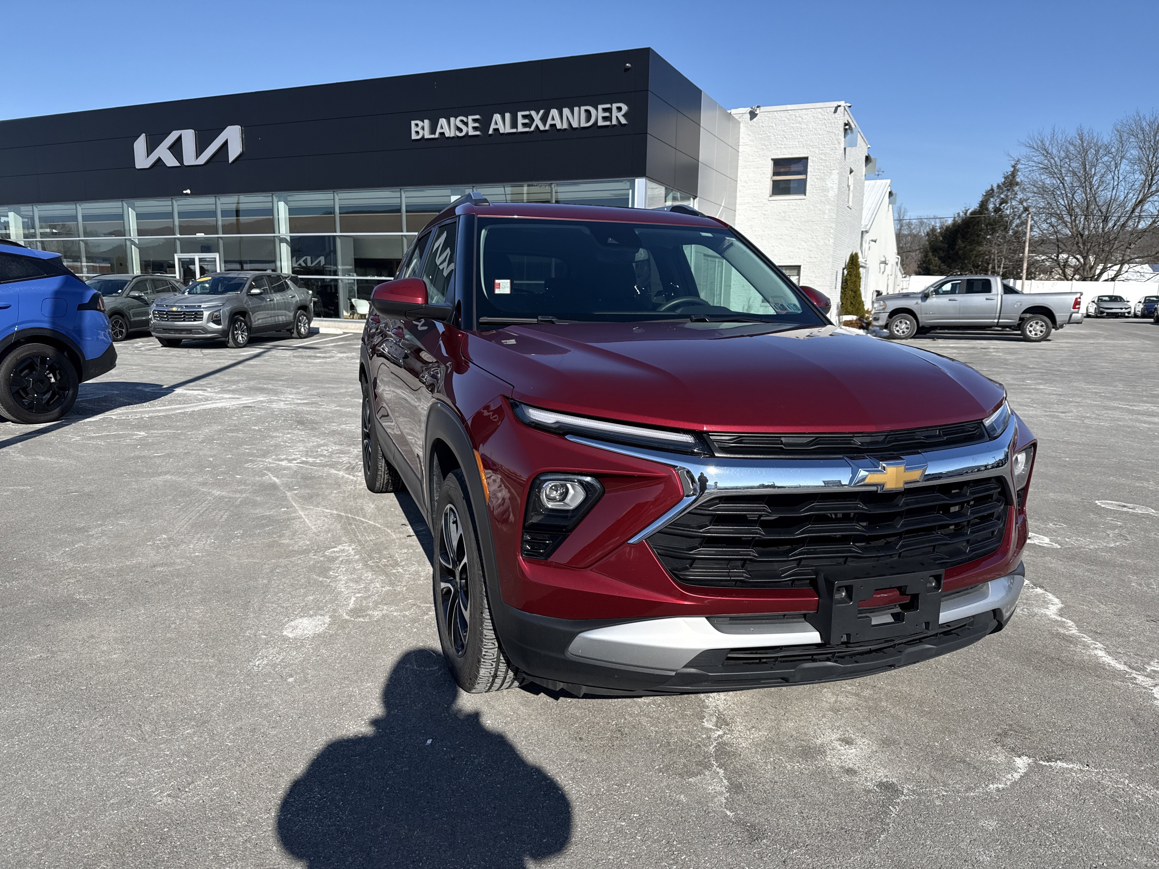Used 2024 Chevrolet TrailBlazer LT image 1