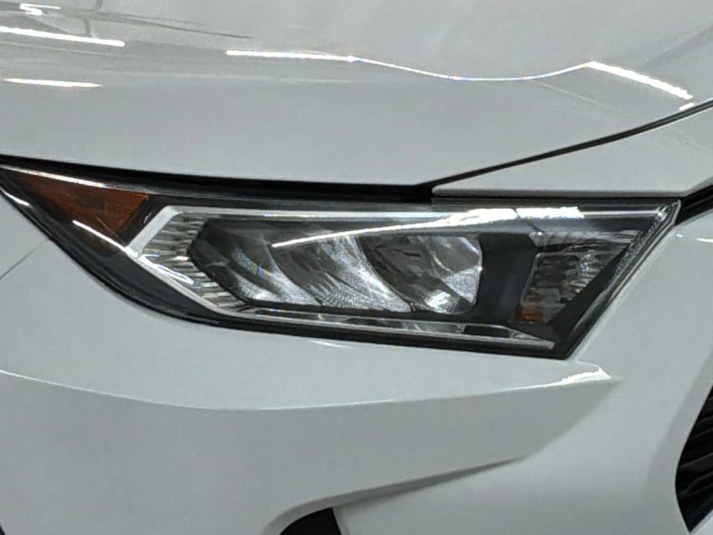 Used 2019 Toyota RAV4 XLE w/ Carpet Mat Package AWD/4WD image 30