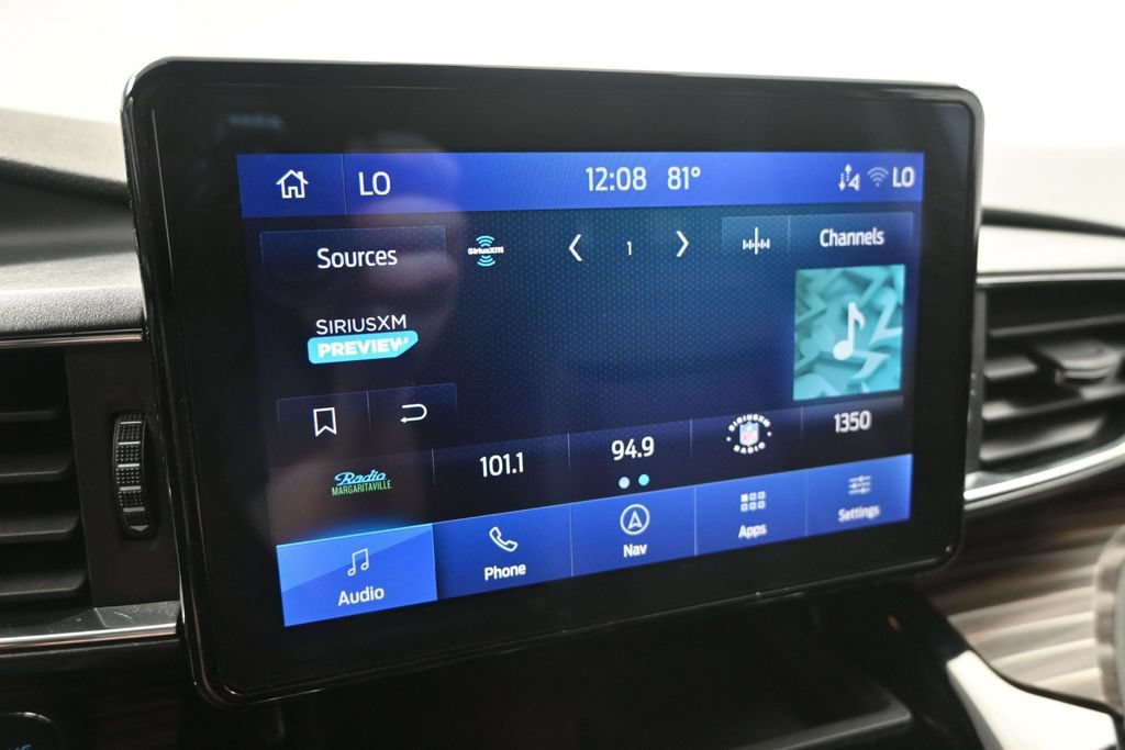 Used 2024 Ford Explorer Limited w/ Equipment Group 301A AWD/4WD image 18