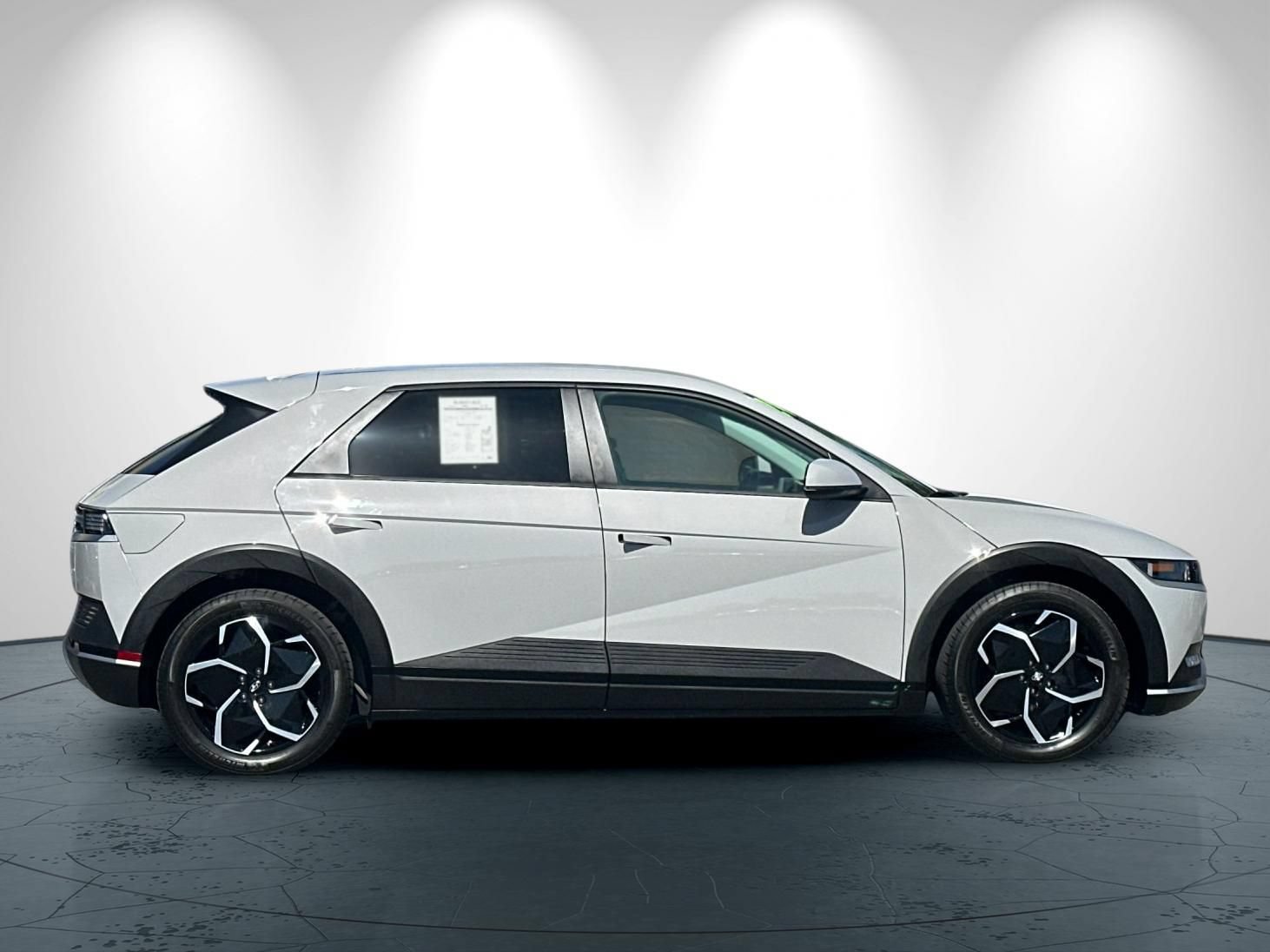 Used 2024 Hyundai Ioniq 5 SEL RWD image 3