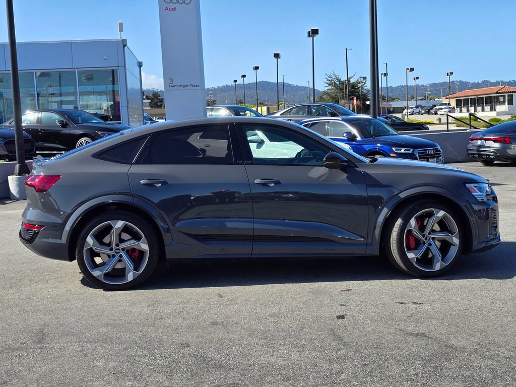 Used 2024 Audi SQ8 e-tron Premium Plus w/ Black Optic Package image 39