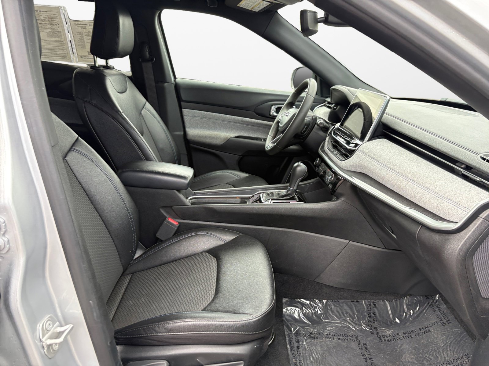Used 2024 Jeep Compass Latitude AWD/4WD image 18
