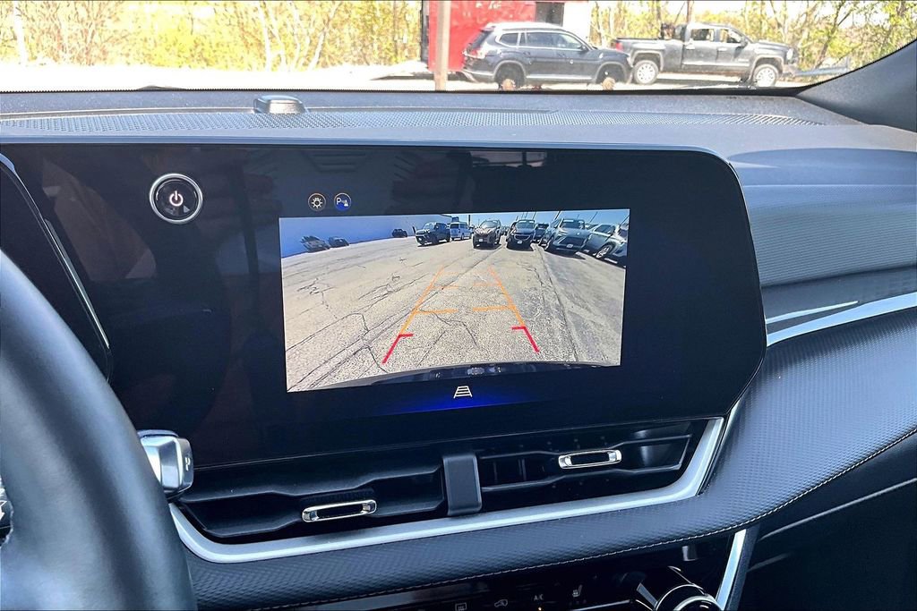 Used 2025 Chevrolet Equinox LT AWD/4WD image 14