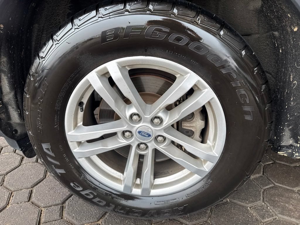 Certified 2023 Ford Explorer XLT w/ Equipment Group 202A AWD/4WD image 12