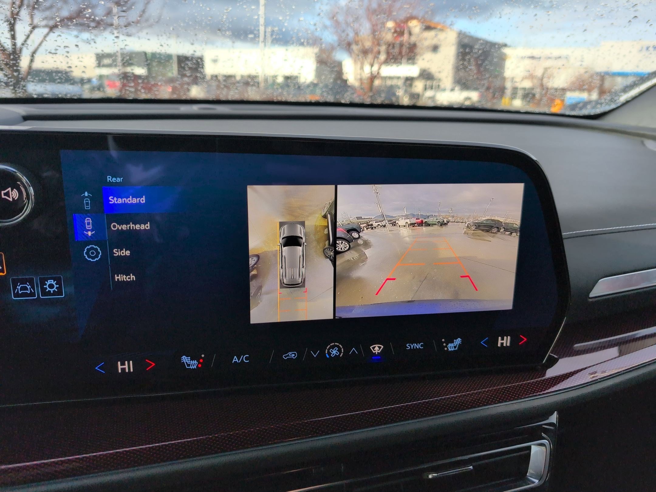 Certified 2025 Chevrolet Traverse Z71 w/ Driver Confidence Package image 24